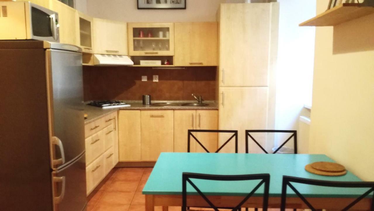 Apartment Mona - Old Town Братислава Экстерьер фото